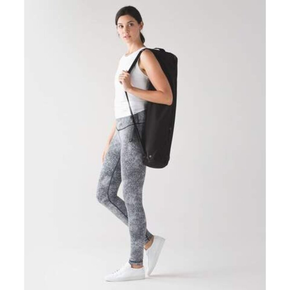 Lululemon Wunder Under Pant 29" Hi-Rise Luon Spray Jacquard White Black, size 4